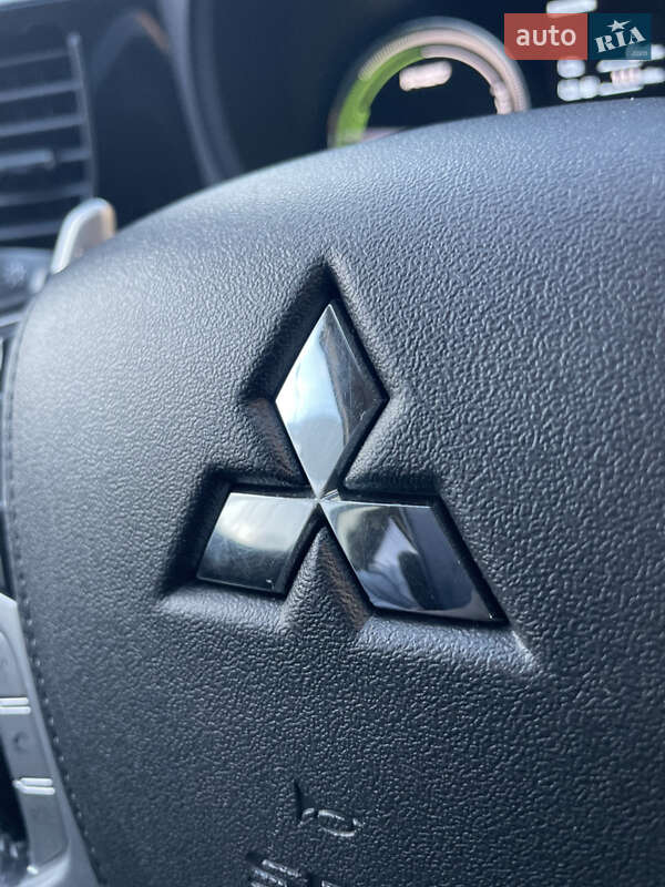 Внедорожник / Кроссовер Mitsubishi Outlander 2017 в Киеве фото 36 Внедорожник / Кроссовер Mitsubishi Outlander 2017 в Киеве