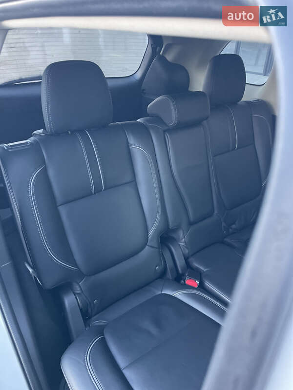 Внедорожник / Кроссовер Mitsubishi Outlander 2017 в Киеве фото 64 Внедорожник / Кроссовер Mitsubishi Outlander 2017 в Киеве