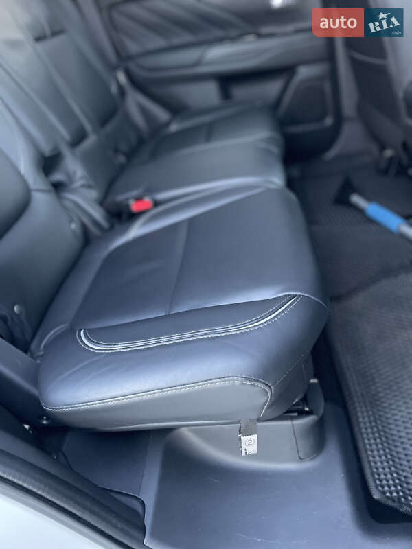 Внедорожник / Кроссовер Mitsubishi Outlander 2017 в Киеве фото 65 Внедорожник / Кроссовер Mitsubishi Outlander 2017 в Киеве