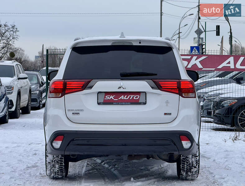 Позашляховик / Кросовер Mitsubishi Outlander 2020 в Києві