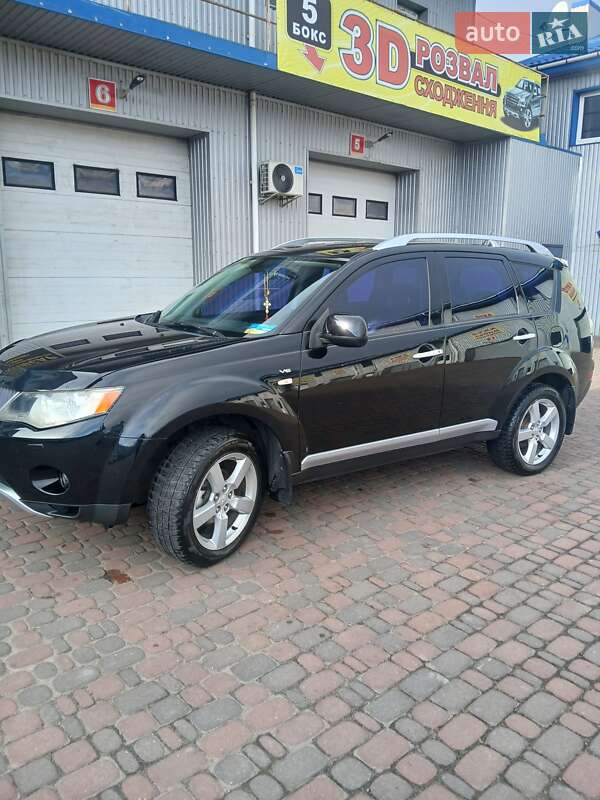 Позашляховик / Кросовер Mitsubishi Outlander 2008 в Рівному