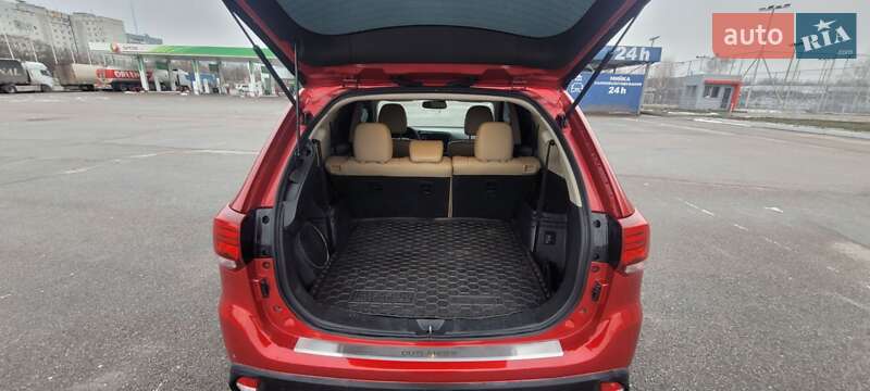 Позашляховик / Кросовер Mitsubishi Outlander 2018 в Запоріжжі
