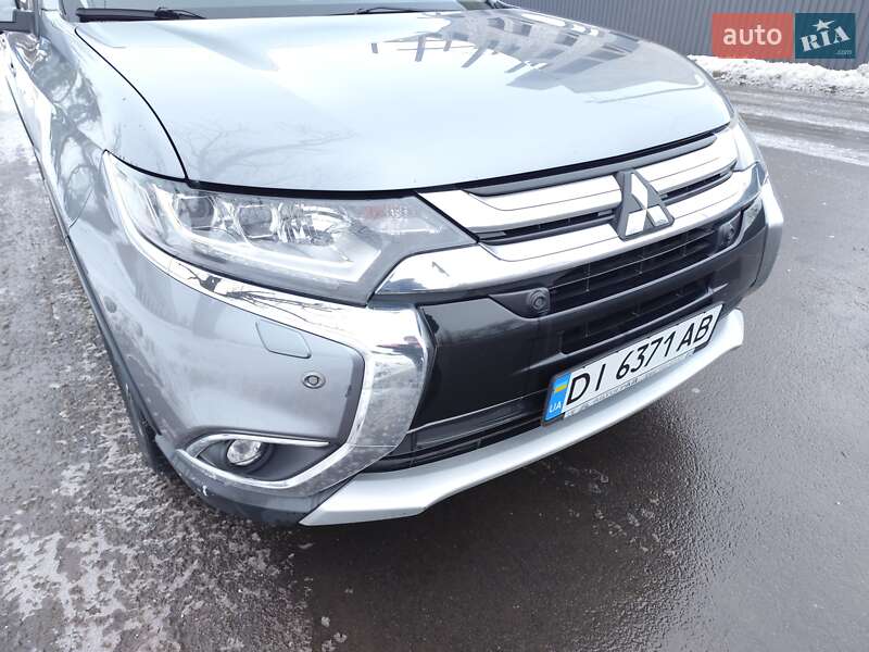 Позашляховик / Кросовер Mitsubishi Outlander 2017 в Харкові