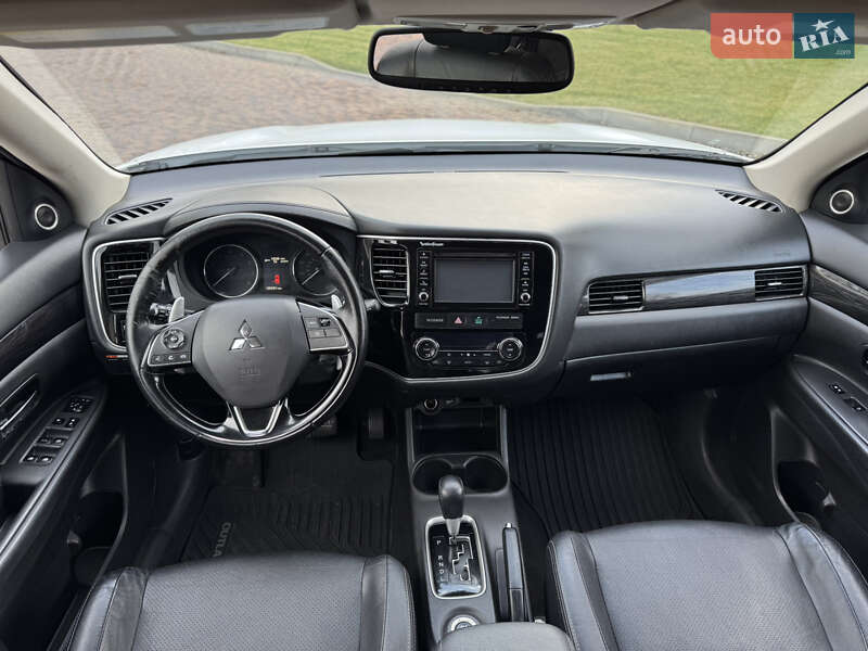 Внедорожник / Кроссовер Mitsubishi Outlander 2015 в Броварах фото 12 Внедорожник / Кроссовер Mitsubishi Outlander 2015 в Броварах