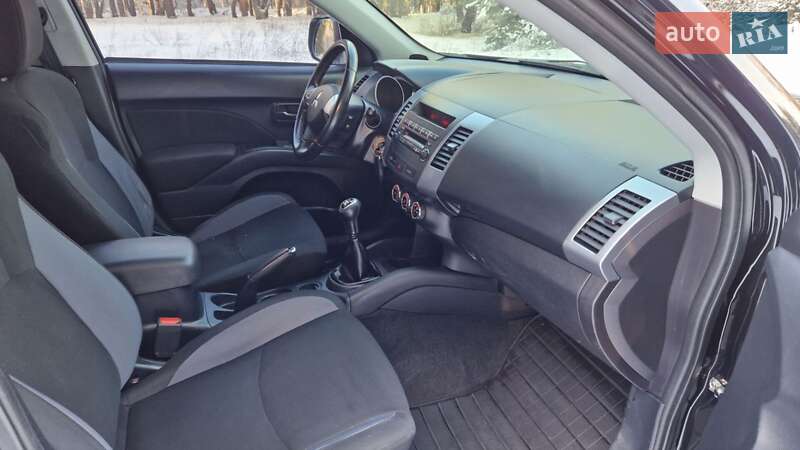 Внедорожник / Кроссовер Mitsubishi Outlander 2012 в Кременчуге