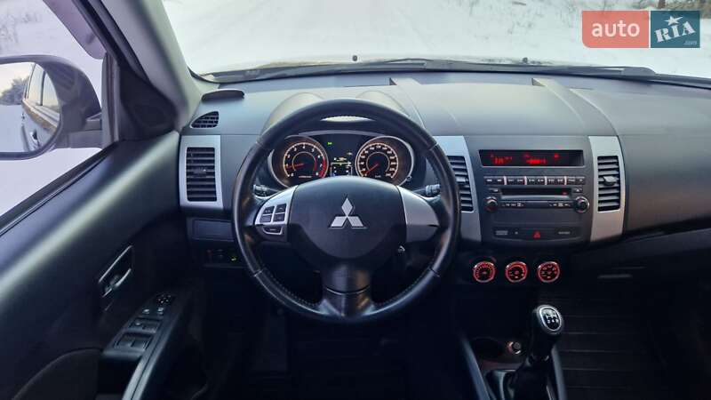 Внедорожник / Кроссовер Mitsubishi Outlander 2012 в Кременчуге