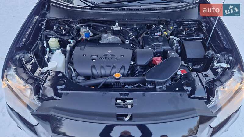 Внедорожник / Кроссовер Mitsubishi Outlander 2012 в Кременчуге