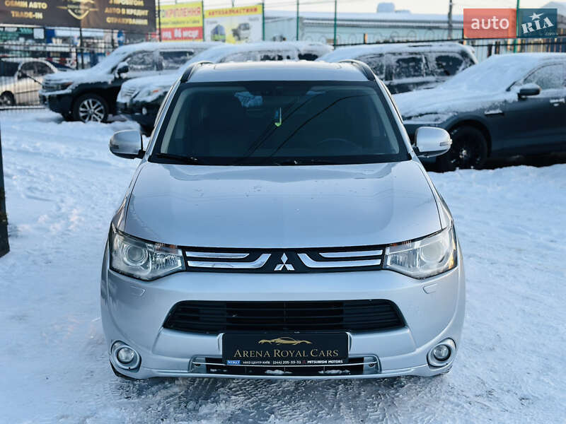 Внедорожник / Кроссовер Mitsubishi Outlander 2013 в Харькове