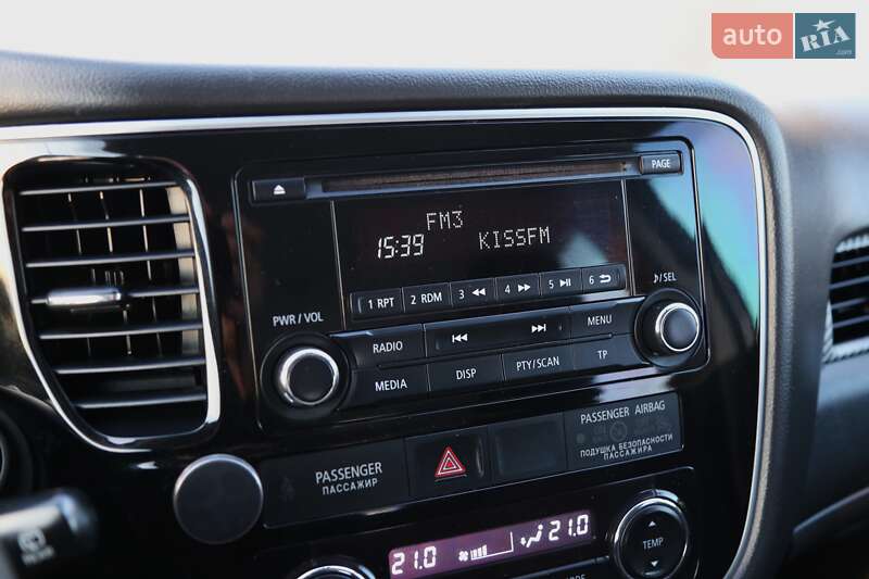 Внедорожник / Кроссовер Mitsubishi Outlander 2017 в Киеве