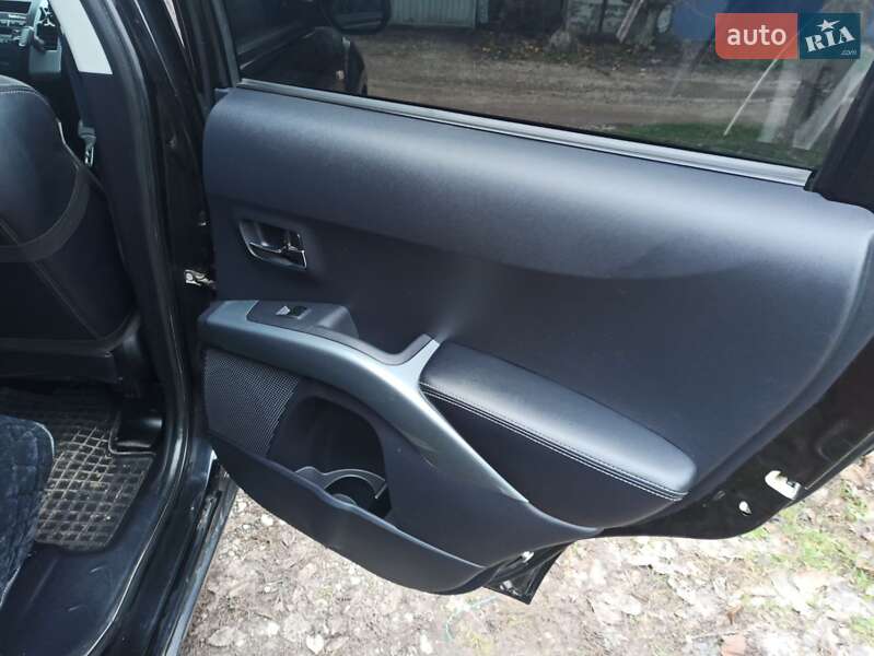 Внедорожник / Кроссовер Mitsubishi Outlander 2007 в Каменском