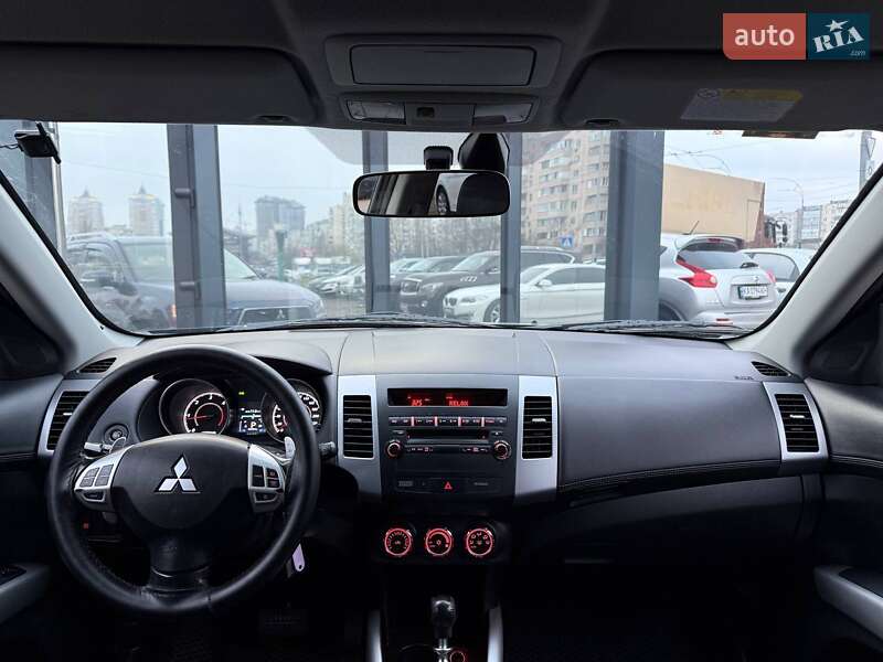 Внедорожник / Кроссовер Mitsubishi Outlander 2010 в Киеве