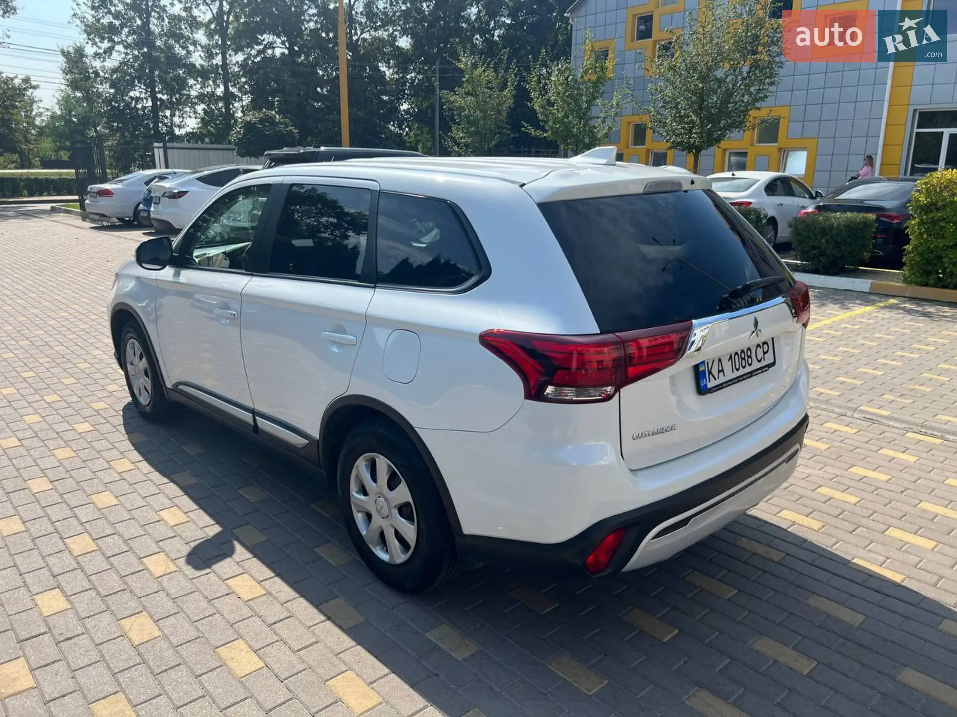 2020 Mitsubishi Outlander - мініатюра 4