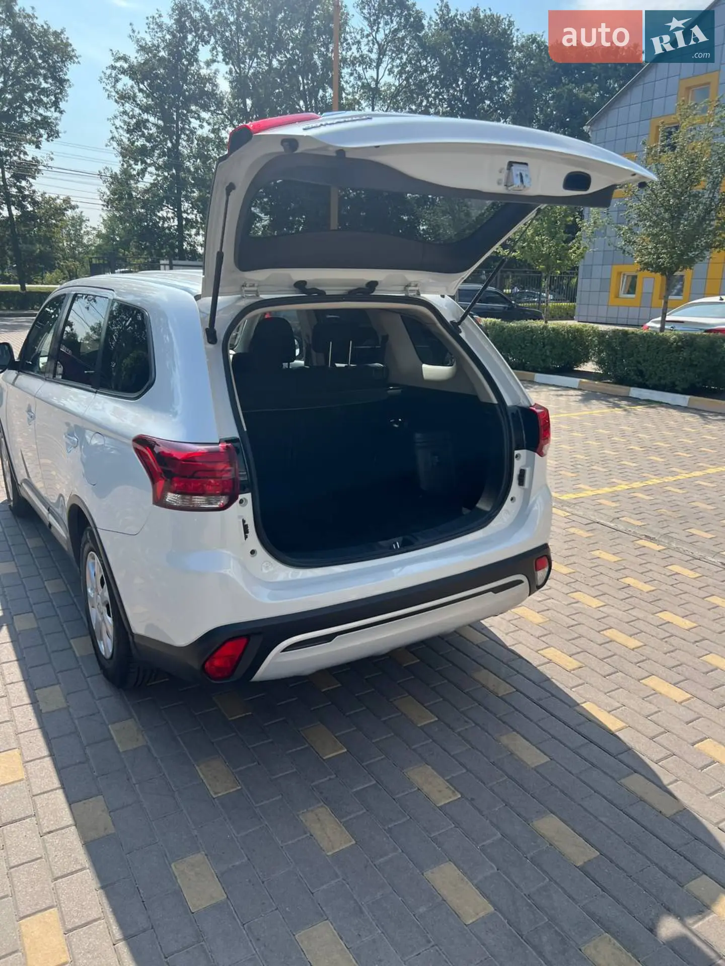 2020 Mitsubishi Outlander - мініатюра 11