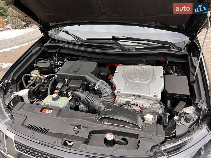 Внедорожник / Кроссовер Mitsubishi Outlander 2022 в Ровно