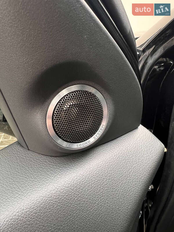 Внедорожник / Кроссовер Mitsubishi Outlander 2022 в Ровно