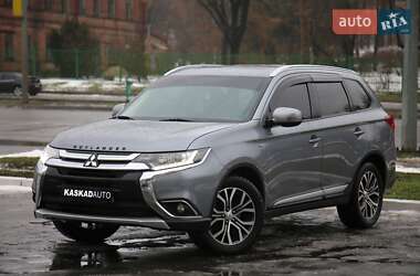 Позашляховик / Кросовер Mitsubishi Outlander 2016 в Харкові