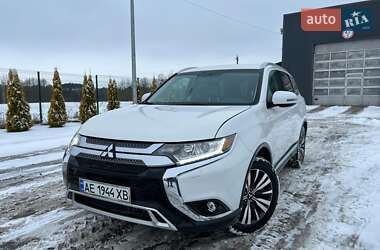 Внедорожник / Кроссовер Mitsubishi Outlander 2019 в Луцке