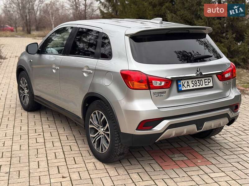 Внедорожник / Кроссовер Mitsubishi Outlander 2018 в Запорожье