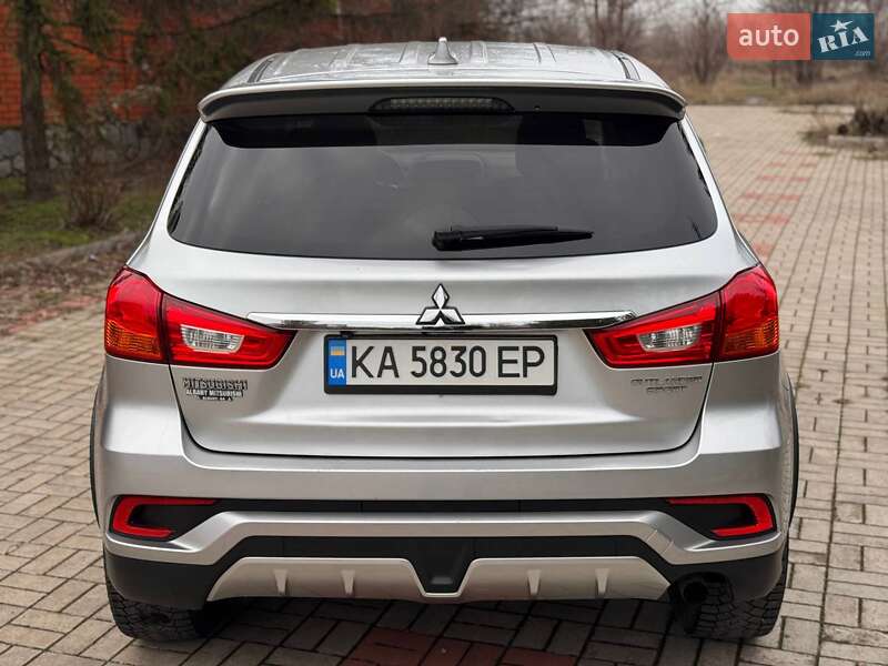 Внедорожник / Кроссовер Mitsubishi Outlander 2018 в Запорожье