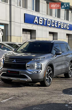 Внедорожник / Кроссовер Mitsubishi Outlander 2023 в Одессе