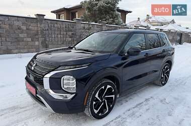 Внедорожник / Кроссовер Mitsubishi Outlander 2022 в Киеве