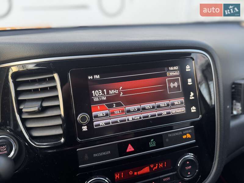 Внедорожник / Кроссовер Mitsubishi Outlander 2019 в Киеве