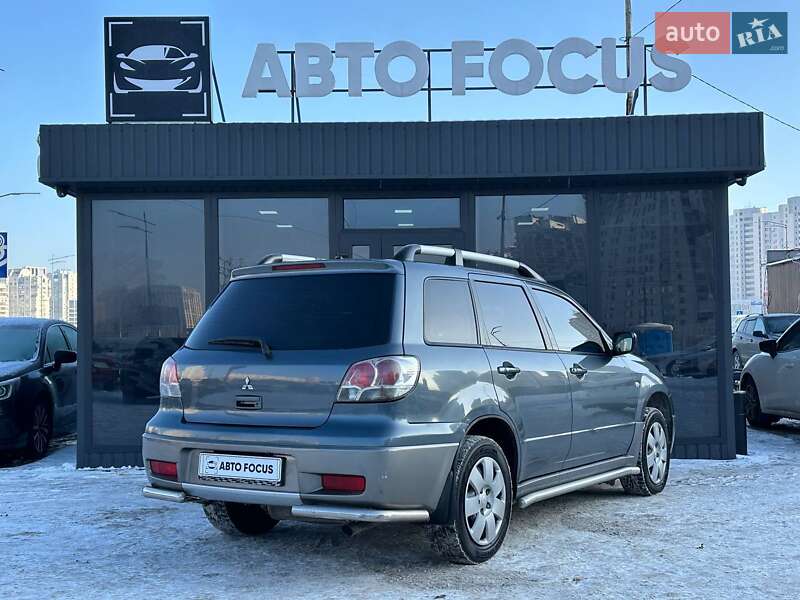 Внедорожник / Кроссовер Mitsubishi Outlander 2003 в Киеве