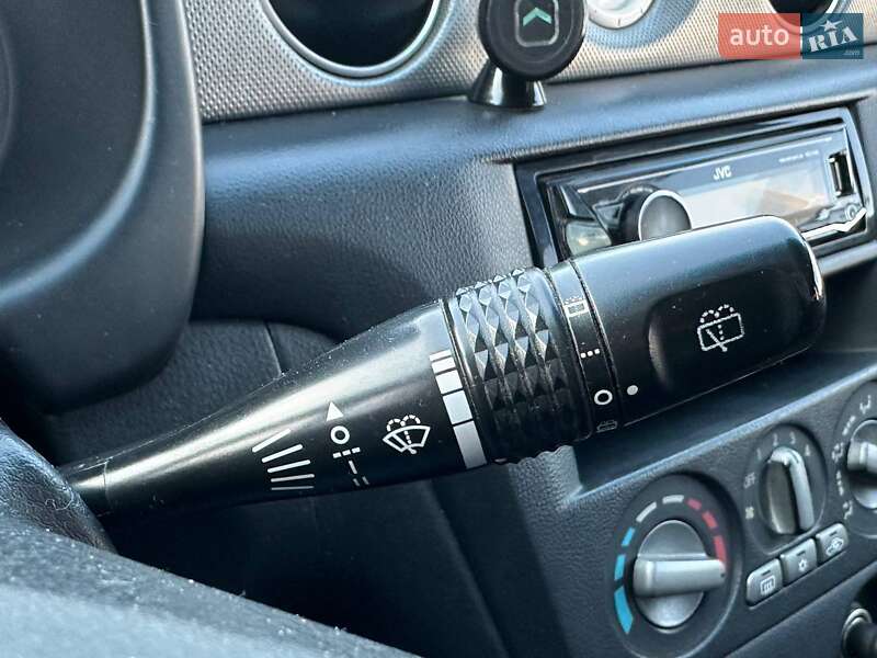 Внедорожник / Кроссовер Mitsubishi Outlander 2003 в Киеве