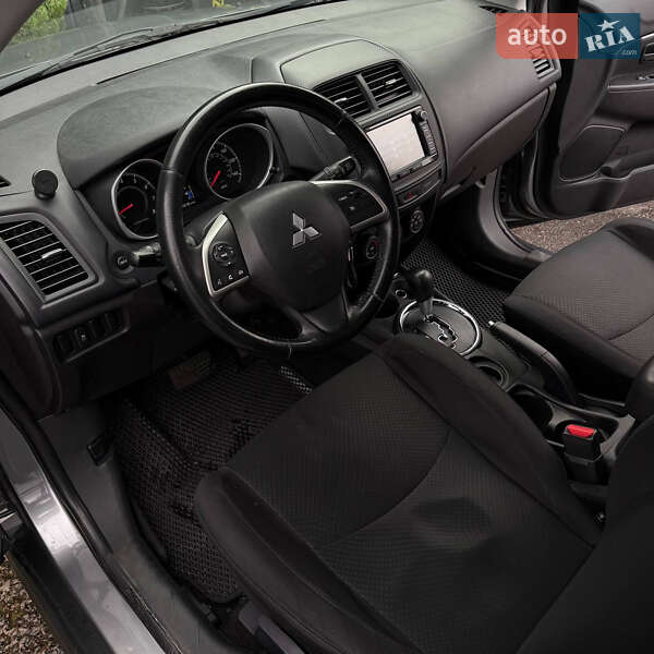 Внедорожник / Кроссовер Mitsubishi Outlander 2015 в Днепре