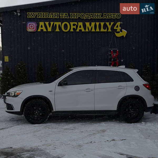 Внедорожник / Кроссовер Mitsubishi Outlander 2018 в Днепре