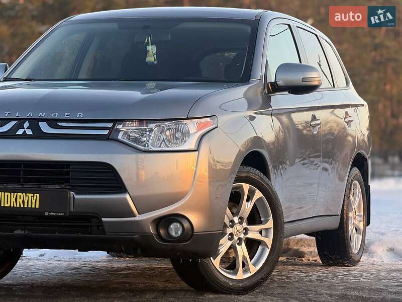 Внедорожник / Кроссовер Mitsubishi Outlander 2013 в Киеве