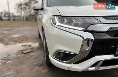Позашляховик / Кросовер Mitsubishi Outlander 2019 в Одесі