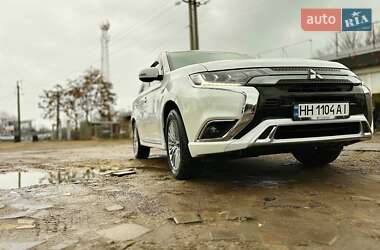 Внедорожник / Кроссовер Mitsubishi Outlander 2019 в Одессе
