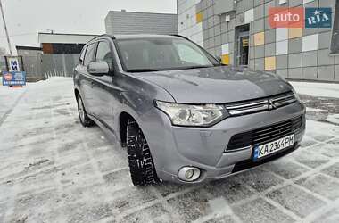 Внедорожник / Кроссовер Mitsubishi Outlander 2013 в Киеве