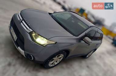 Позашляховик / Кросовер Mitsubishi Outlander 2015 в Житомирі