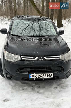 Внедорожник / Кроссовер Mitsubishi Outlander 2013 в Харькове
