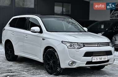 Позашляховик / Кросовер Mitsubishi Outlander 2014 в Івано-Франківську