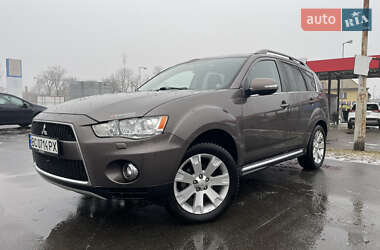 Внедорожник / Кроссовер Mitsubishi Outlander 2012 в Львове
