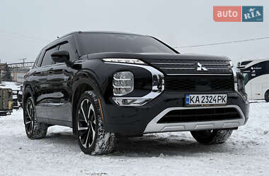 Внедорожник / Кроссовер Mitsubishi Outlander 2024 в Киеве