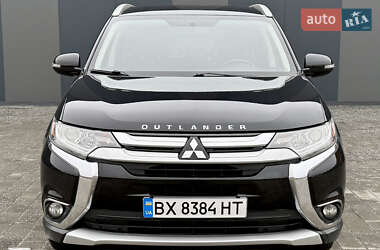 Внедорожник / Кроссовер Mitsubishi Outlander 2016 в Хмельницком