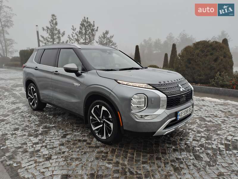Внедорожник / Кроссовер Mitsubishi Outlander 2023 в Днепре
