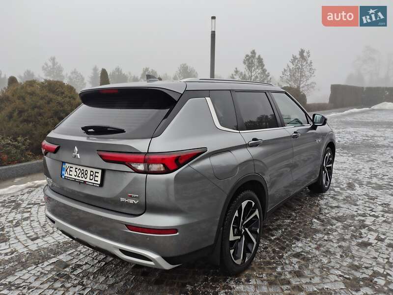 Внедорожник / Кроссовер Mitsubishi Outlander 2023 в Днепре