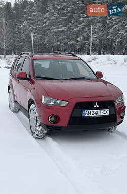 Внедорожник / Кроссовер Mitsubishi Outlander 2010 в Киеве