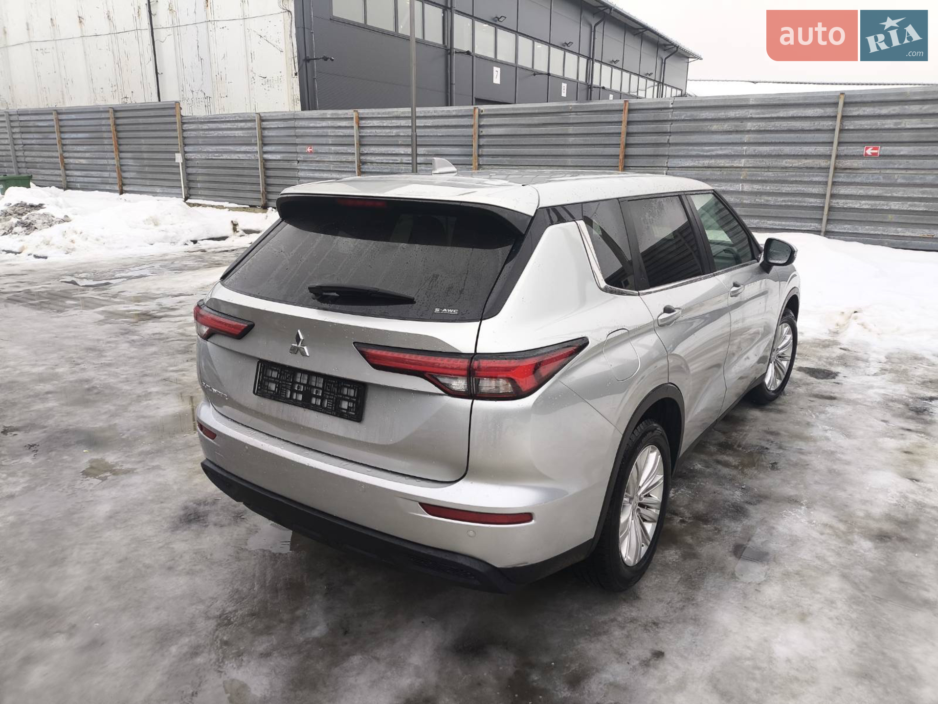 2021 Mitsubishi Outlander - мініатюра 13