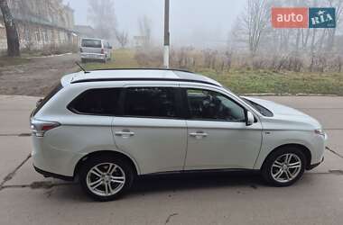 Позашляховик / Кросовер Mitsubishi Outlander 2013 в Острозі