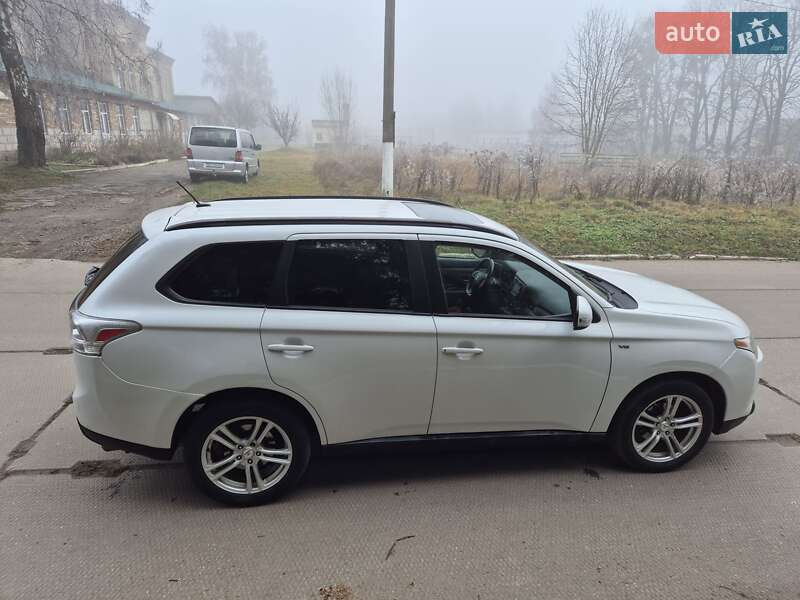 Mitsubishi Outlander 2013