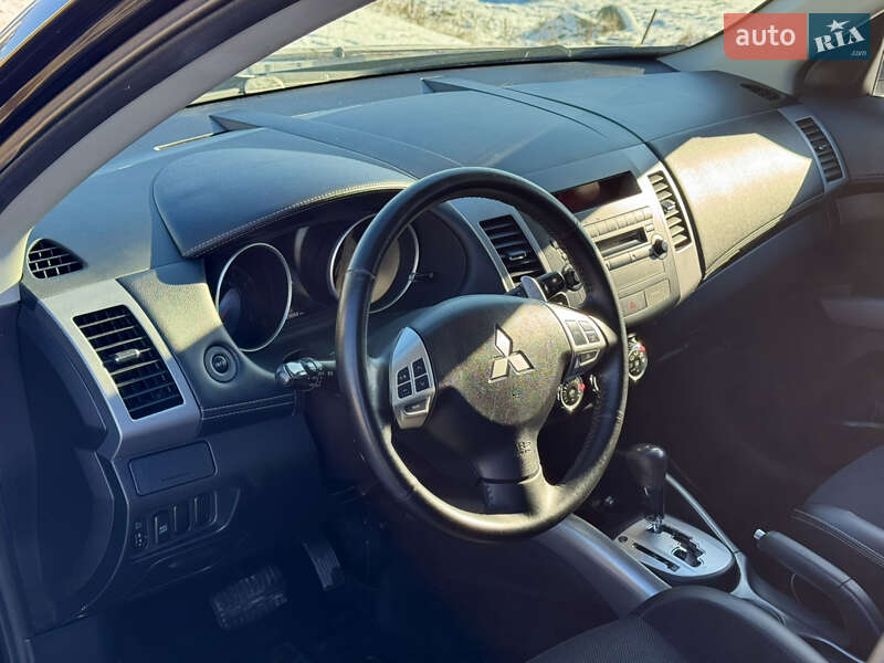 Внедорожник / Кроссовер Mitsubishi Outlander 2010 в Полтаве