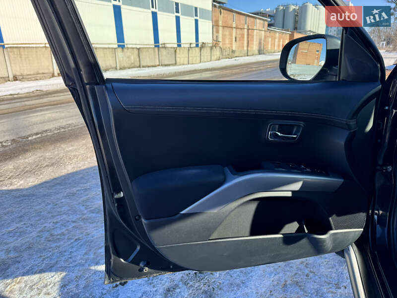 Внедорожник / Кроссовер Mitsubishi Outlander 2010 в Полтаве