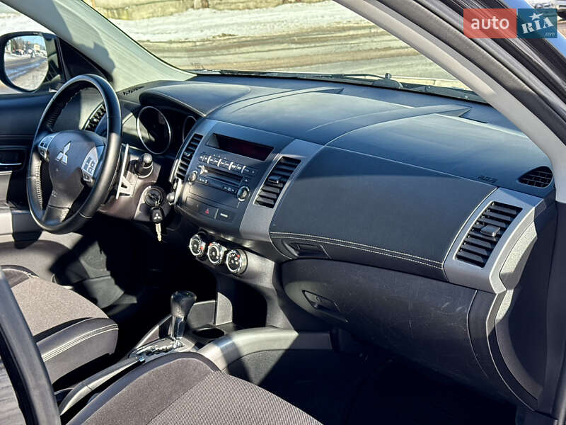 Внедорожник / Кроссовер Mitsubishi Outlander 2010 в Полтаве