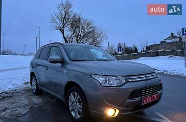 Внедорожник / Кроссовер Mitsubishi Outlander 2015 в Виннице